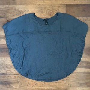 Gray short sleeve shirt